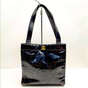 😊♥️100% Authentic Chanel Leather Tote
